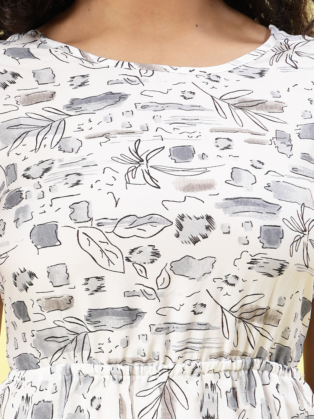 Women's Crepe Sheath Knee-Length Backless Dress